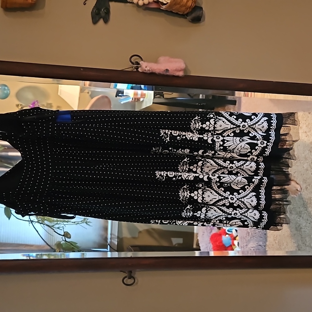 Dress - Picture 2 of 2